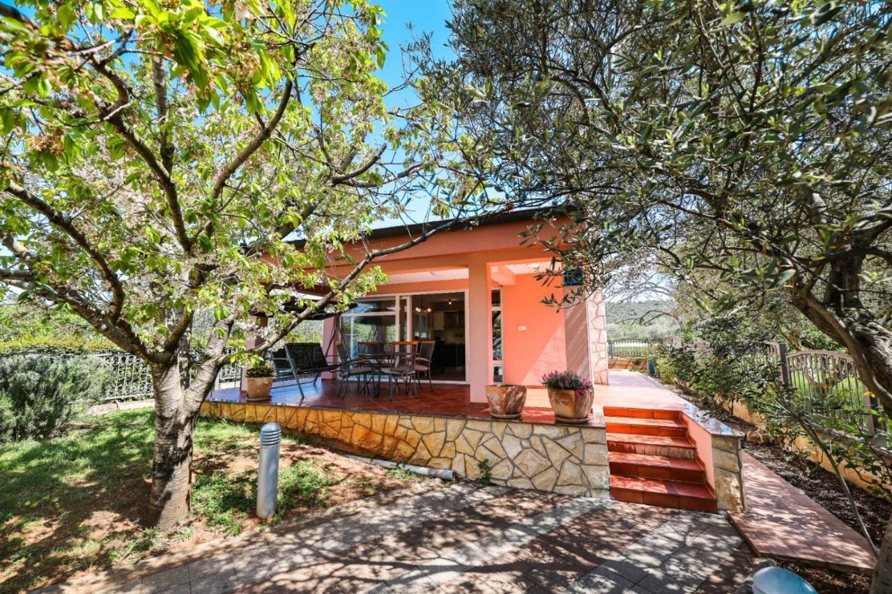 Holiday Home Cvita Sukošan Eksteriør bilde