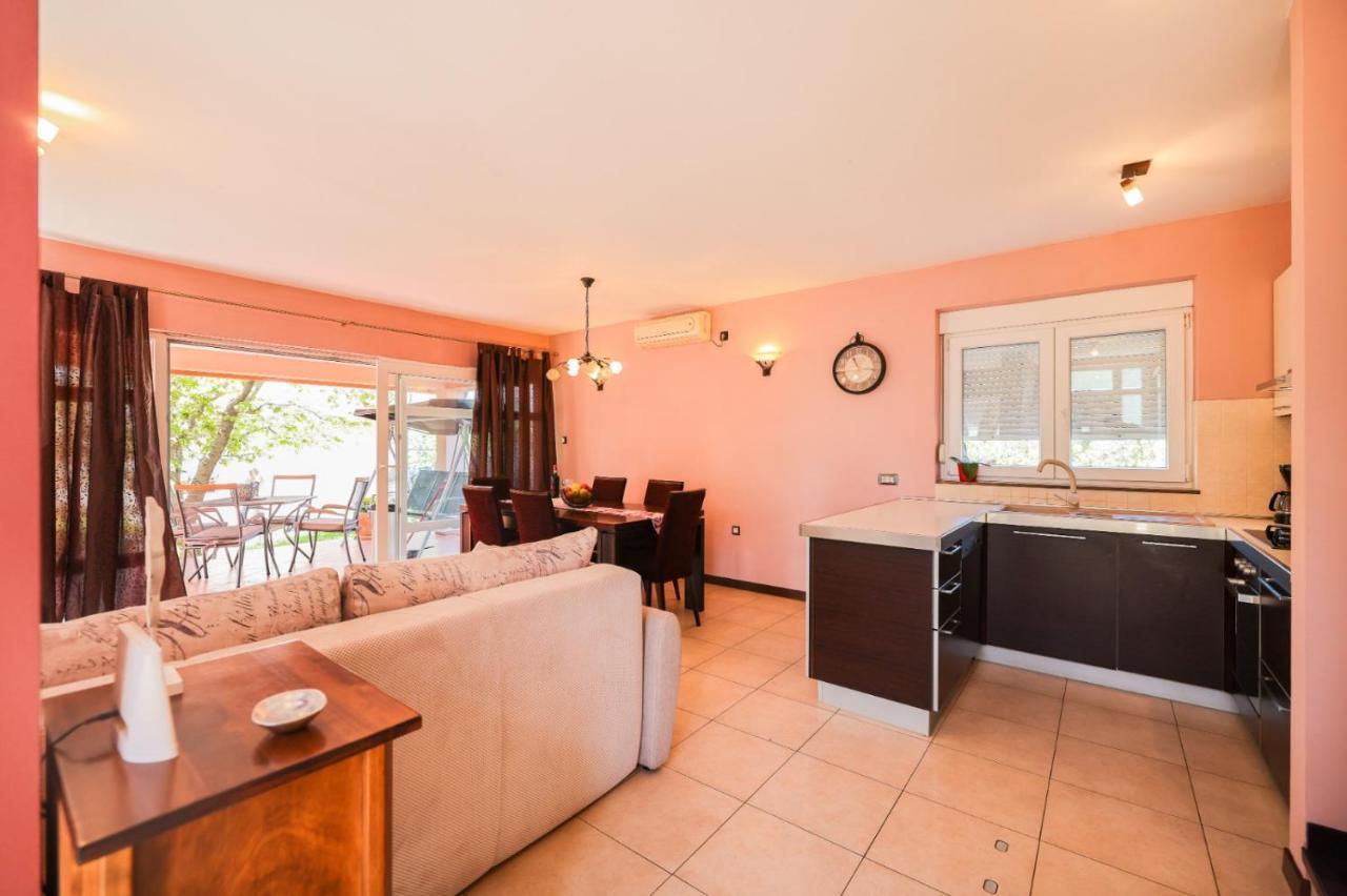 Holiday Home Cvita Sukošan Eksteriør bilde